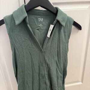 Comfy & Classic Gap Women's Green Shirt